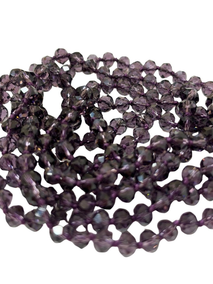 Collar de cristal en tono berenjena