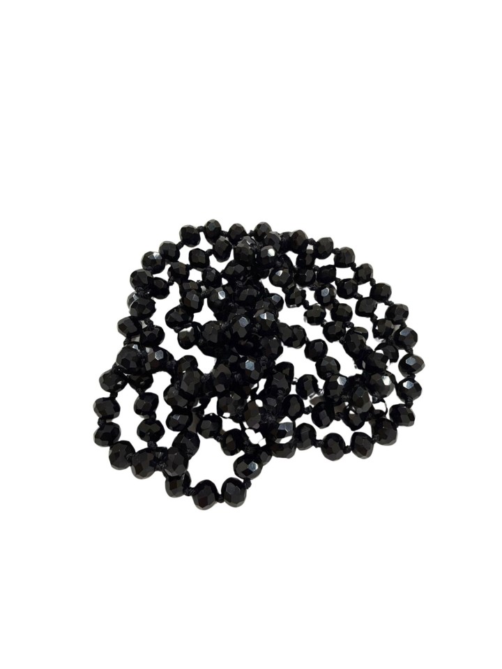 Collar de cristal en negro