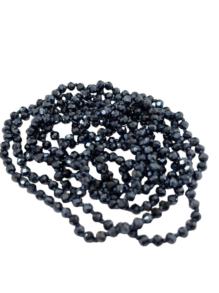 Collar de mini cristales en tono azul noche